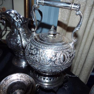 ANTIQUE SILVER SOLDERED PLATED REPOUSSE LIDDED TEA POT W/ SP WARMER 