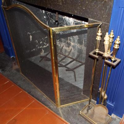 BRASS FIRESCREEN

BRASS FIREPLACE TOOLS
