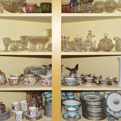 Sale Photo Thumbnail #129: ASSORTED ANTIQUE AND VINTAGE GLASSWARE AND PORCELAIN