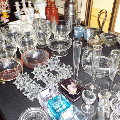 Sale Photo Thumbnail #111: MANY GLASS AND CRYSTAL AND COLORFUL ITEMS