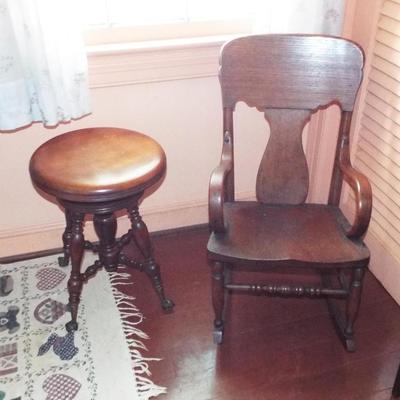 Sale Photo Thumbnail #195: ANTIQUE OAK SWIVEL PIANO STOOL

ANTIQUE OAK EARRED TOP RAIL FIDDLEBACK ROCKING CHAIR WITH BENTWOOD ARMS

