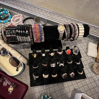 Sale Photo Thumbnail #33