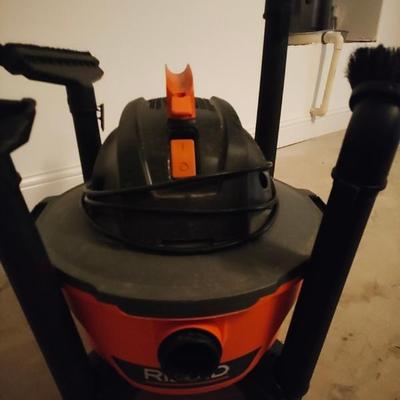Ridgid wet/dry shop vac 9 gal capacity