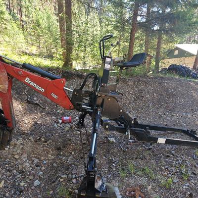 Branson 7620 Backhoe 