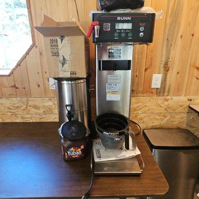 Commercial Coffee Maker & Coffee Urn W/ Table