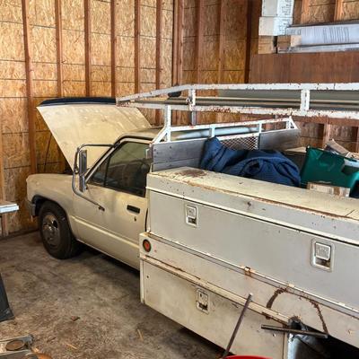 1987 Toyota Cab RN75D Loaded With Plumbing/Pipefitting Equipment