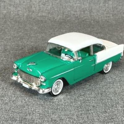Replica 1955 Chevrolet Bel Air In Green And White