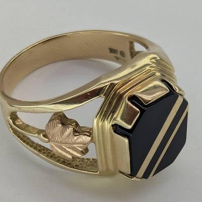 10K Gold & Black Onyx Ring ...Sz 9.5