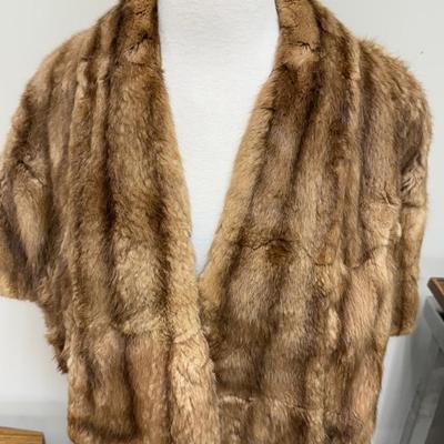  Vintage Womens Mink Dyed Muskrat Clutch Cape