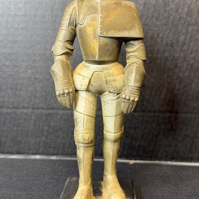 Vintage MEDIEVAL KNIGHT IN ARMOR TABLE LIGHTER VINTAGE METAL FIGURINE 