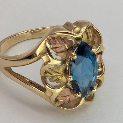 10K Gold & Blue Topaz Ring....Sz 7