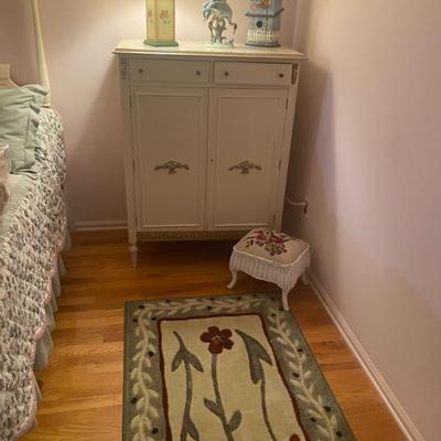 Sale Photo Thumbnail #87: Estate Sales By Olga in Mountainside, NJ