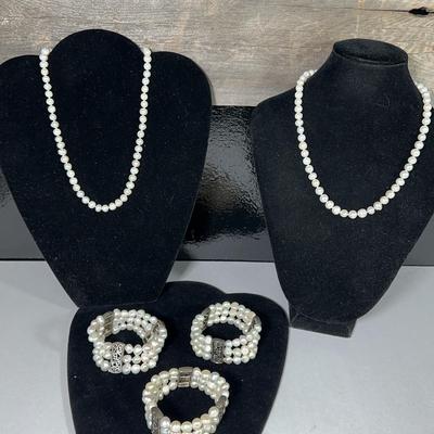 Cultured Pearl Necklaces & Bracelets