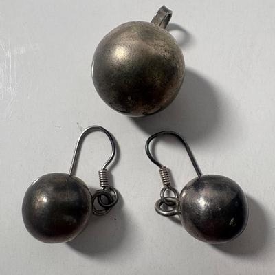 Vintage Unmarked Silver Musical Angel Caller/Mexican Bola  Pendant & Earrings Set