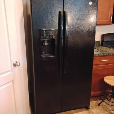 GE Refrigerator 
