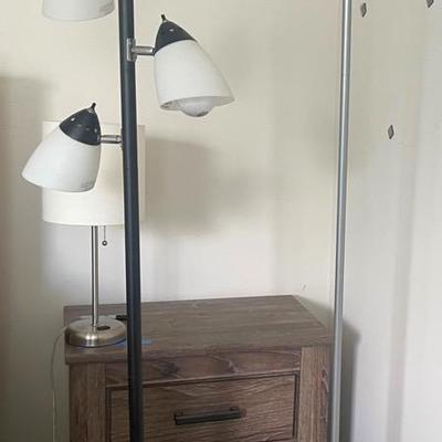 Lamps: 2 Floor  & 2 Desk