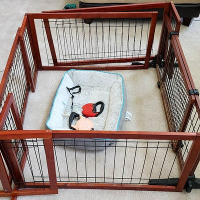 Kid/Pet Wooden Play Pen - Adjustable W/ Pet Bed And Leashes