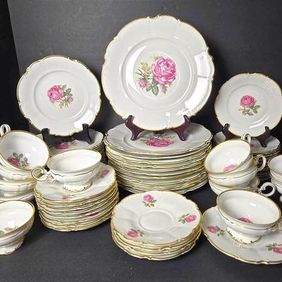 Hutschenreuther "The Dundee" China Set (5- Piece Placing Setting With Cups) - Service For 12 