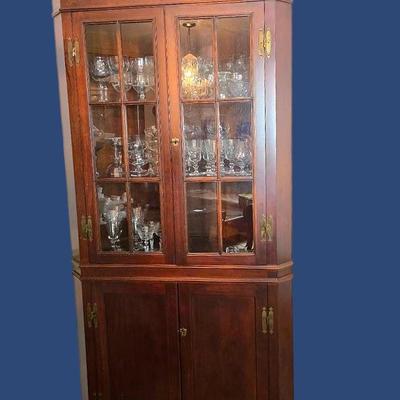 Craftique Mahogany Federal Style Corner Cabinet - Lot 2