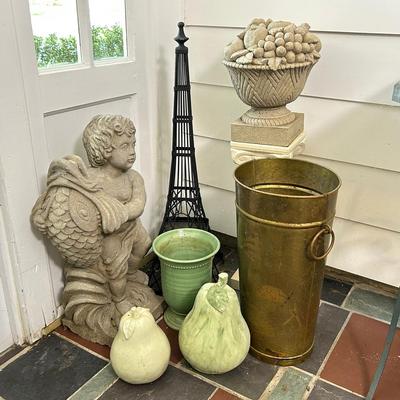 Garden Decor: Eiffel Tower, Concrete Look Ornaments, Umbrella Holder, Resin Column