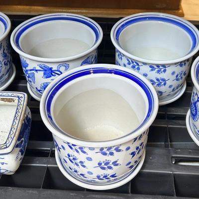 Blue And White Pots, 3.5x5 To 5.5x6.5