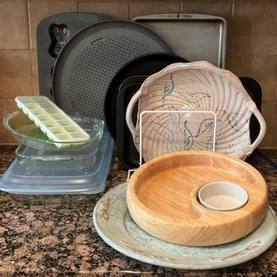 Kitchen Bakeware and Serving Lot