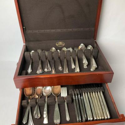 Reed & Barton Silverplate Flatware Set in Chest 