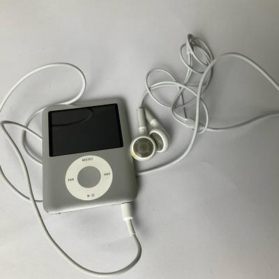 iPod Nano and Electronics Accessory Lot