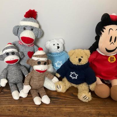 Stuffed Animal Lot – Sock Monkeys, Bears, and Little Lulu Plush