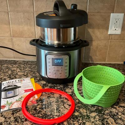 Instant Pot Duo with Accessories