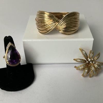 Beautiful Vintage Jewelry Lot Ring, Brooch And Bracelet 