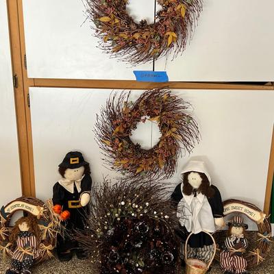Fall Harvest & Thanksgiving Décor Lot – Wreaths & Figurines