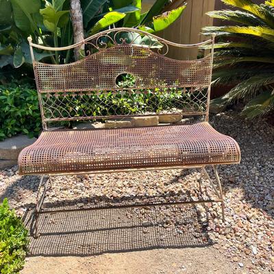 Vintage Metal Garden Bench – Decorative Outdoor Seating