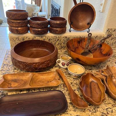 Carved Wood Serving Pieces Vintage Wood Salad Bowls & Serving Pieces Lot
