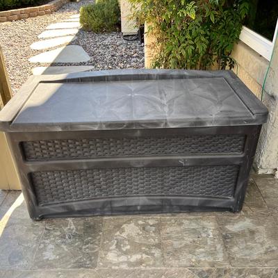 46 X 24 X 24 Suncast Outdoor Storage Resin Outdoor Storage Deck Box – Wicker Look