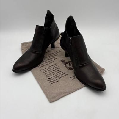 Great Hand-Made Shoes - Cydwoq - New w/ Bag - Size 41