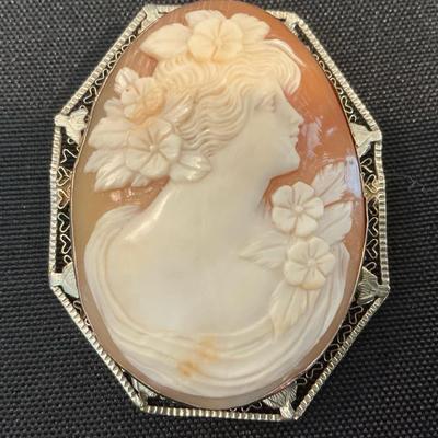 14kt Gold Conch Shell Carved Cameo Brooch/Pendant