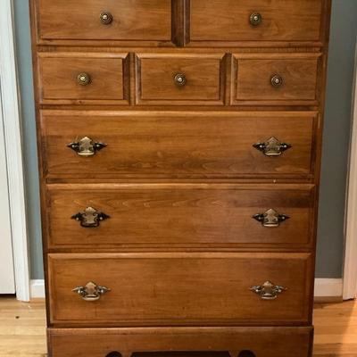 Crawford Furniture 5 Drawer Maple Finish Dresser