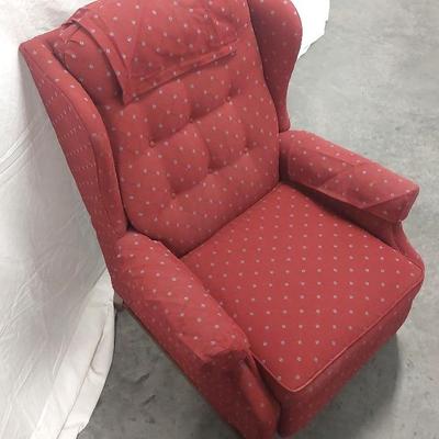 La-Z-Boy Classic Burgundy Recliner Quilted Pattern 42" Tall 19" Seat 32" Wide 21" Depth