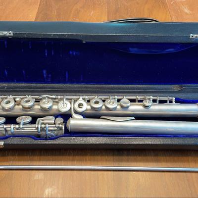 Gemeinhardt Co. Flute & Leather Carrying Case