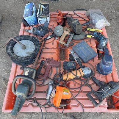 Sale Photo Thumbnail #185: #2052 • Pallet of Tools
