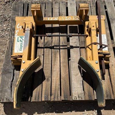 Sale Photo Thumbnail #305: #2314 • Hydraulic Excavator Thumb
