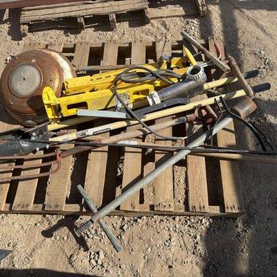 Sale Photo Thumbnail #317: #2338 • Yard Tools and Light Fixture
