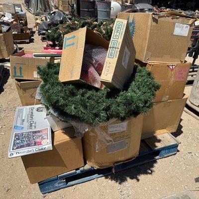 Sale Photo Thumbnail #295: #2294 • Pallet of Christmas Decor
