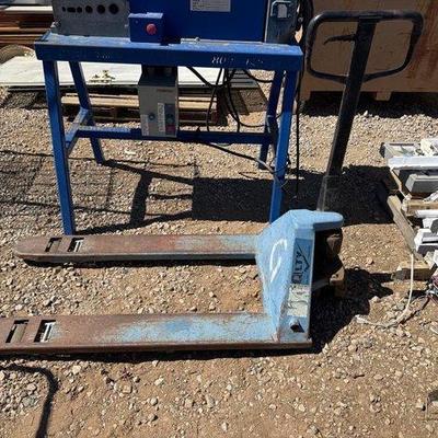 Sale Photo Thumbnail #51: #1014 • Pallet Jack
