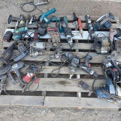 Sale Photo Thumbnail #184: #2050 • Pallet of Tools
