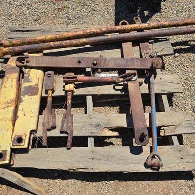 Sale Photo Thumbnail #141: #1622 • Tractor Implement Bars and Parts
