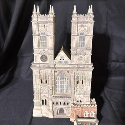 Lot 202: Dickens Village Series Westminster Abbey