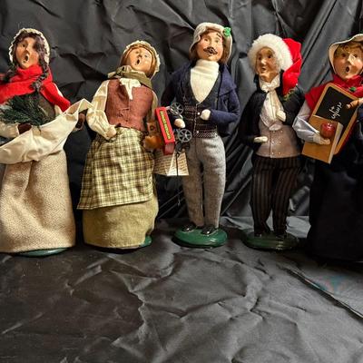 Lot 411: Lot of 10 Byers’ Choice Carolers – Vintage Handmade Collectible Figurines with Accessories
