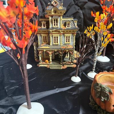 Lot 517: Department 56 Halloween Collection